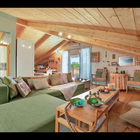 Amici Loft Villa *