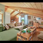 Amici Loft Villa *