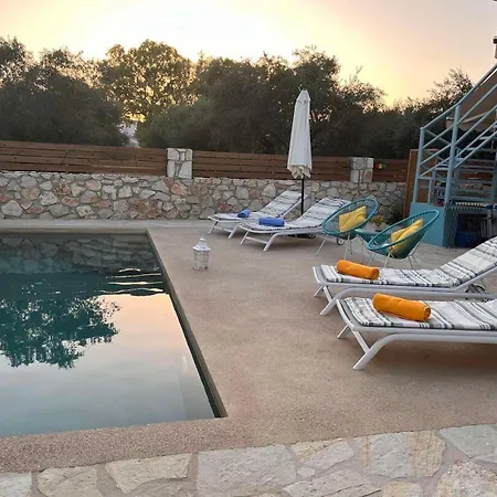 Amici Loft Villa *